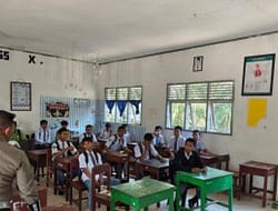 “Dari Jalan ke Kelas: Polisi Ajarkan Anak Morowali Cara Selamat Pulang Sekolah”